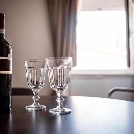Suite Contemporanea Tra Le Vie Storiche モネーリア エクステリア 写真