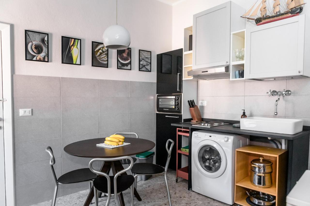 Suite Contemporanea Tra Le Vie Storiche モネーリア エクステリア 写真