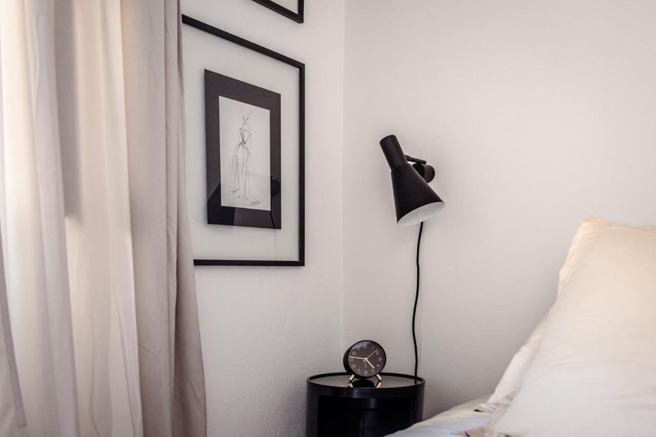 Suite Contemporanea Tra Le Vie Storiche モネーリア エクステリア 写真